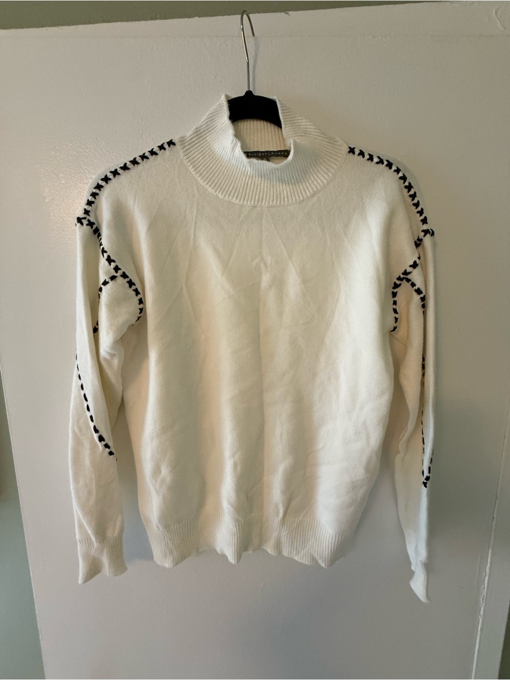 Elliott Lauren White Whipstitch Turtleneck Sweater (Oversized)